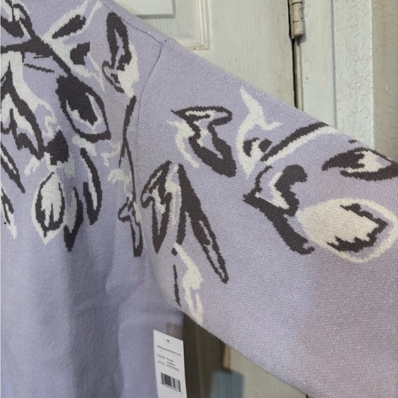 Rafaella NWT Long sleeve Lavender Sweater With Gray and White Floral Design - Picture 4 of 6
